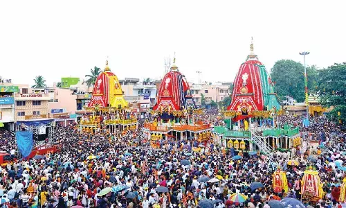 A day Lafter, deities reach aunt’s place