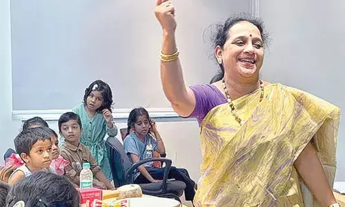 Unique entertainment of rhythm, reading& creativity held