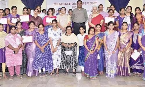Vasavya Mahila Mandali distributes vocational training certificates