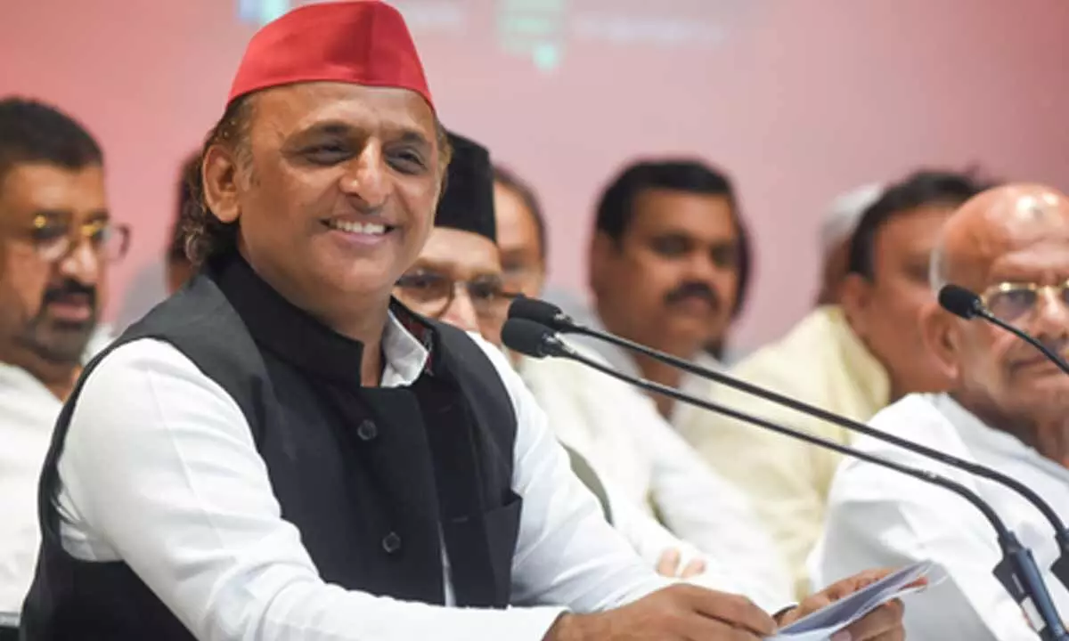 Akhilesh Yadav celebrates birthday, Cong leaders Rahul Gandhi, Kharge extend greetings