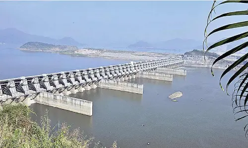 Expert committee rejects Polavaram-Banakacharla proposal