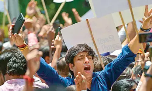 AAP protests DDA demolition drive