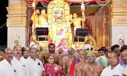 Sri Kalyana Venkateswara rides Hanumantha Vahanam