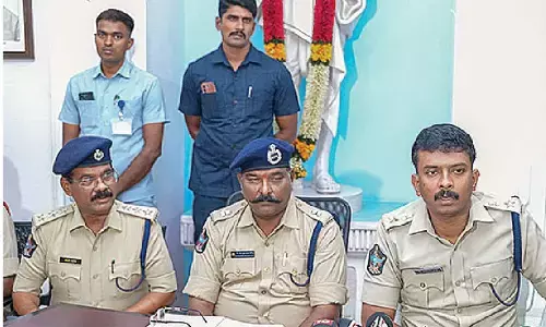 Three chain snatchers held, Rs 13L worth gold recovered