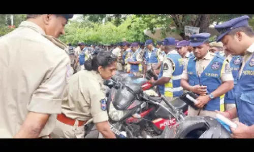 DCP inspects patrol mobiles and blue colts