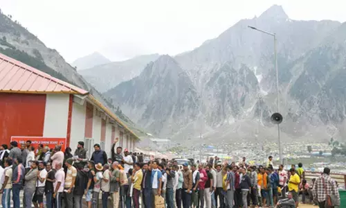 Locals receive first batch of Amarnath Yatra pilgrims with warmth in Kashmir