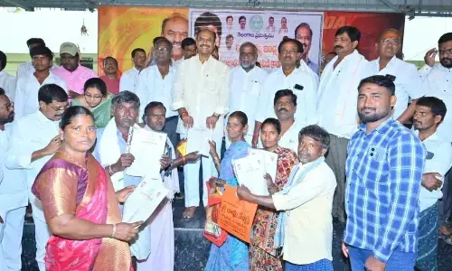 MLA Bandla Krishna Mohan Reddy Distributes Indiramma Housing Sanction Letters to Eligible Beneficiaries in Gadwal Mandal