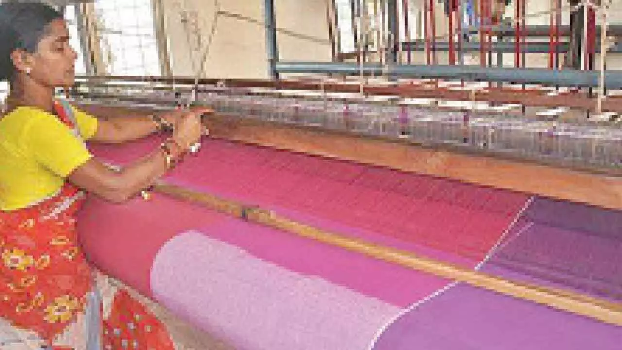 Govt sanctions Rs 33 crore loan waiver for handloom weavers Govt sanctions Rs 33 crore loan waiver for handloom weavers
