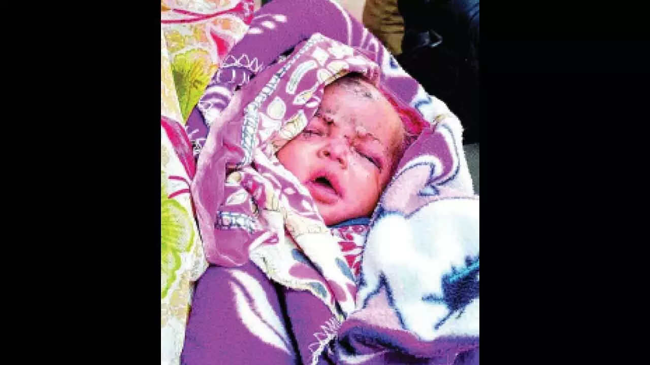 Woman abandons newborn baby in Mumbai local train