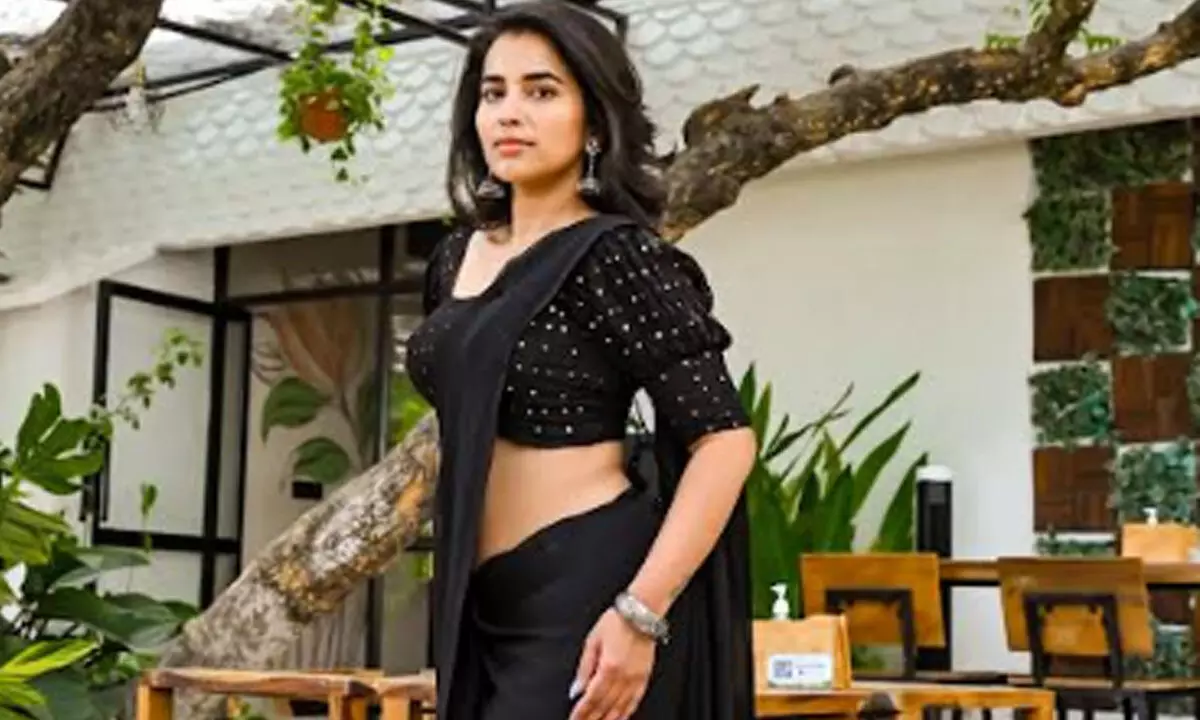 Komalee Prasad refutes exit rumours, confirms continued acting career Komalee Prasad refutes exit rumours, confirms continued acting career