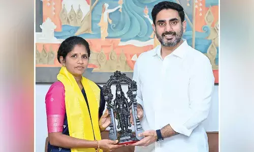 Minister Lokesh honours ‘Shining Teacher’