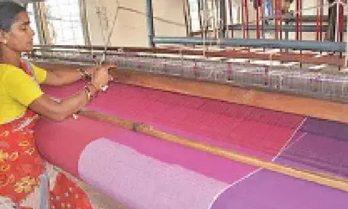 Govt sanctions Rs 33 crore loan waiver for handloom weavers
