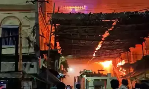 Fire breaks out on Govindaraja Swamy street in Tirupati