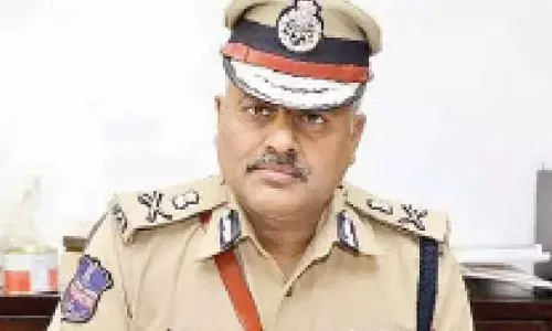 You are in public glare – maintain good conduct: DGP to cops
