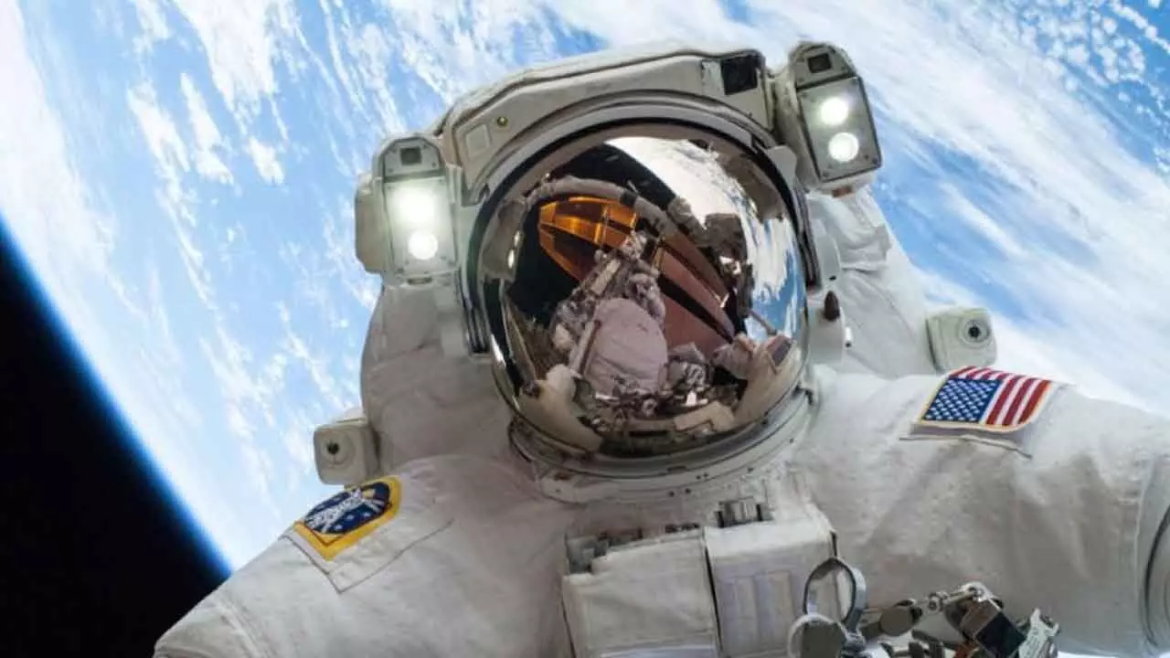 Netflix teams up with NASA to stream live footage from space Netflix teams up with NASA to stream live footage from space