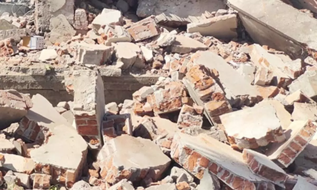 Congress demands judicial probe into Kottayam Medical College building collapse Congress demands judicial probe into Kottayam Medical College building collapse