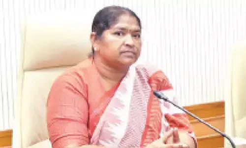 SHGs generate Rs 1 cr p.m. via RTC bus rentals: Seethakka