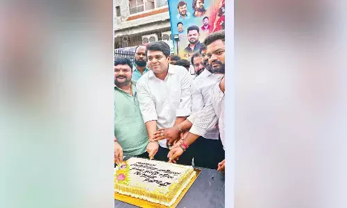 JSP praises PK’s Hara Hara Veeramallu theatrical trailer