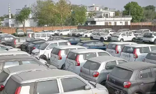 Second-hand car prices in Delhi drop heavily