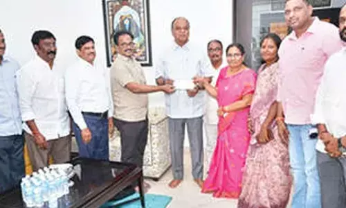 Nellore MP extends Rs 11L financial support to revenue sports