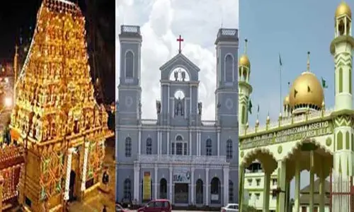 Citizens’ right to be communal but the State’s duty is to be secular