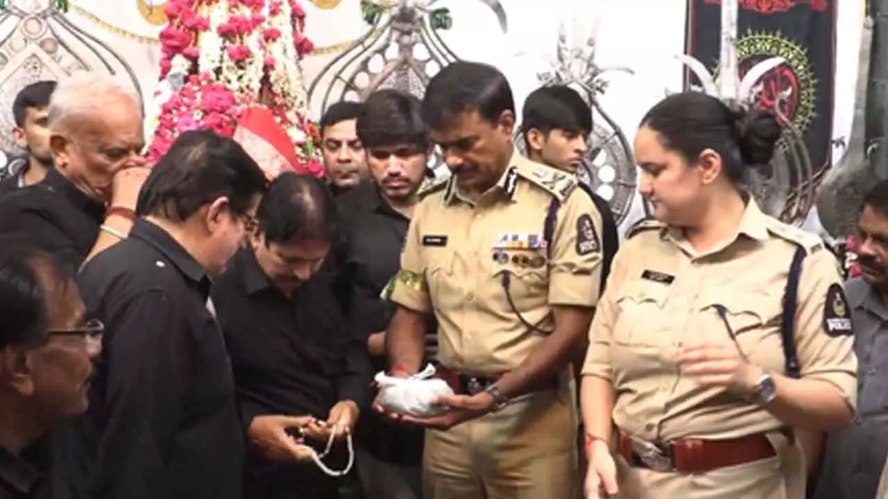 ‘Bibi-Ka-Alam’ procession underway in Hyderabad amid tight security