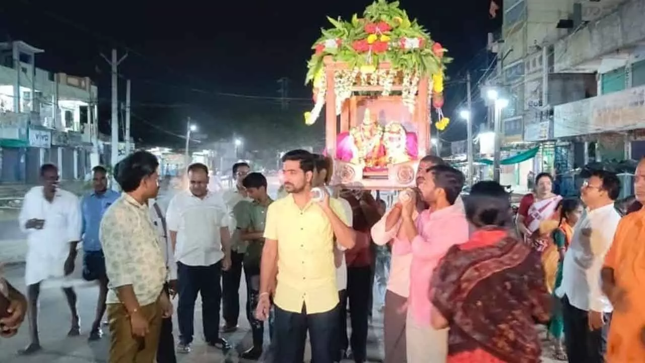 Devotees Celebrate Tholi Ekadashi with Grand Processions and Special Pujas in Gadwal District Devotees Celebrate Tholi Ekadashi with Grand Processions and Special Pujas in Gadwal District