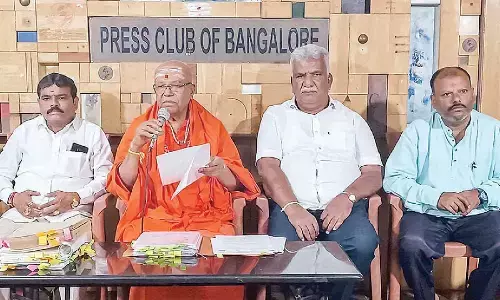 Seer accuses Minister of demanding commission for releasing temple grant