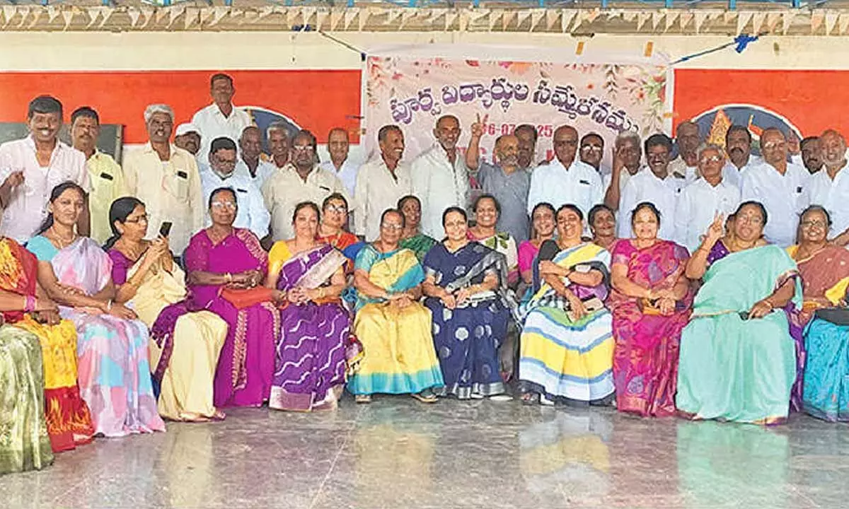 1980 batch alumni reunion in Valmikipuram 1980 batch alumni reunion in Valmikipuram