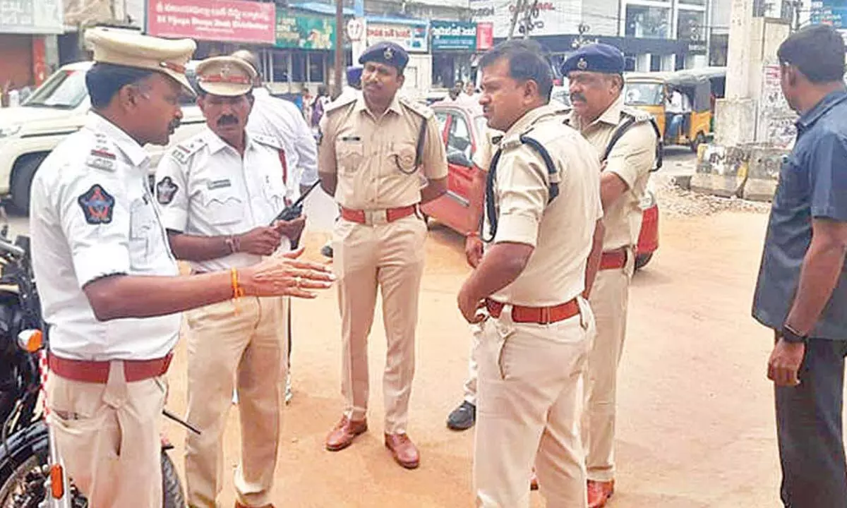 Guntur SP inspects traffic diversions for ROB construction