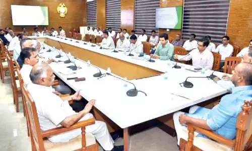 Speaker, Minister discuss mining policy for Dakshina Kannada
