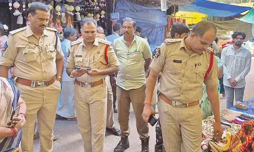 Police conduct cordon & search at Tirumala