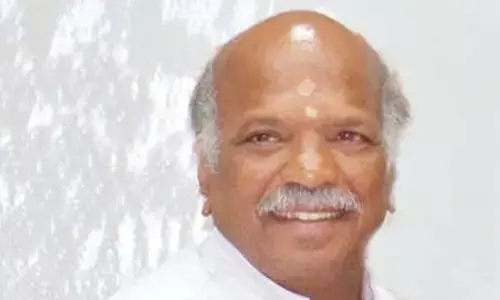 Truckers halt delivery under Anna Bhagya Scheme