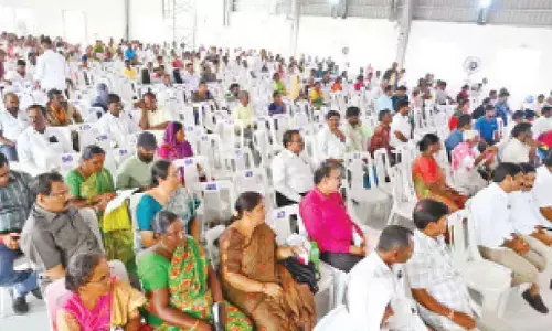 Collector assures fair justice to Bharat Future City farmers