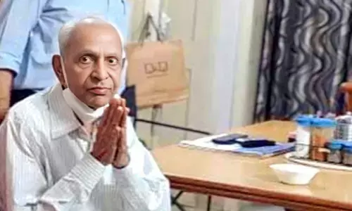 Union Minister Ashwini Vaishnaws father dies in Jodhpur