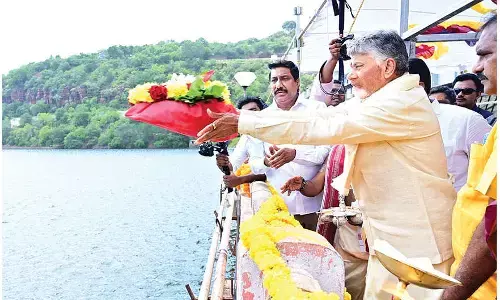 Utilising excess Godavari water beneficial for AP, TG: Naidu