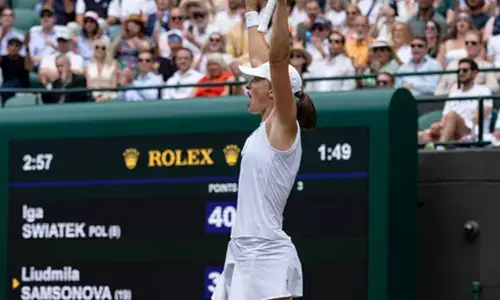 Wimbledon 2025: Swiatek reaches maiden semis with straight sets win over Samsonova