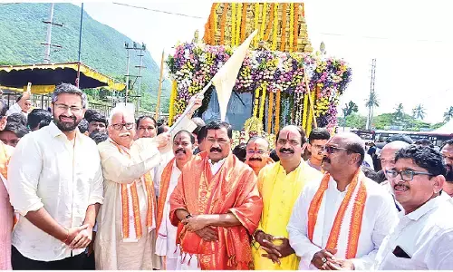 Sea of devotees have hassle-free ‘Giri Pradakshina’