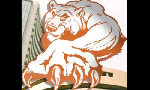 FII outflows take a toll on indices for 4th session