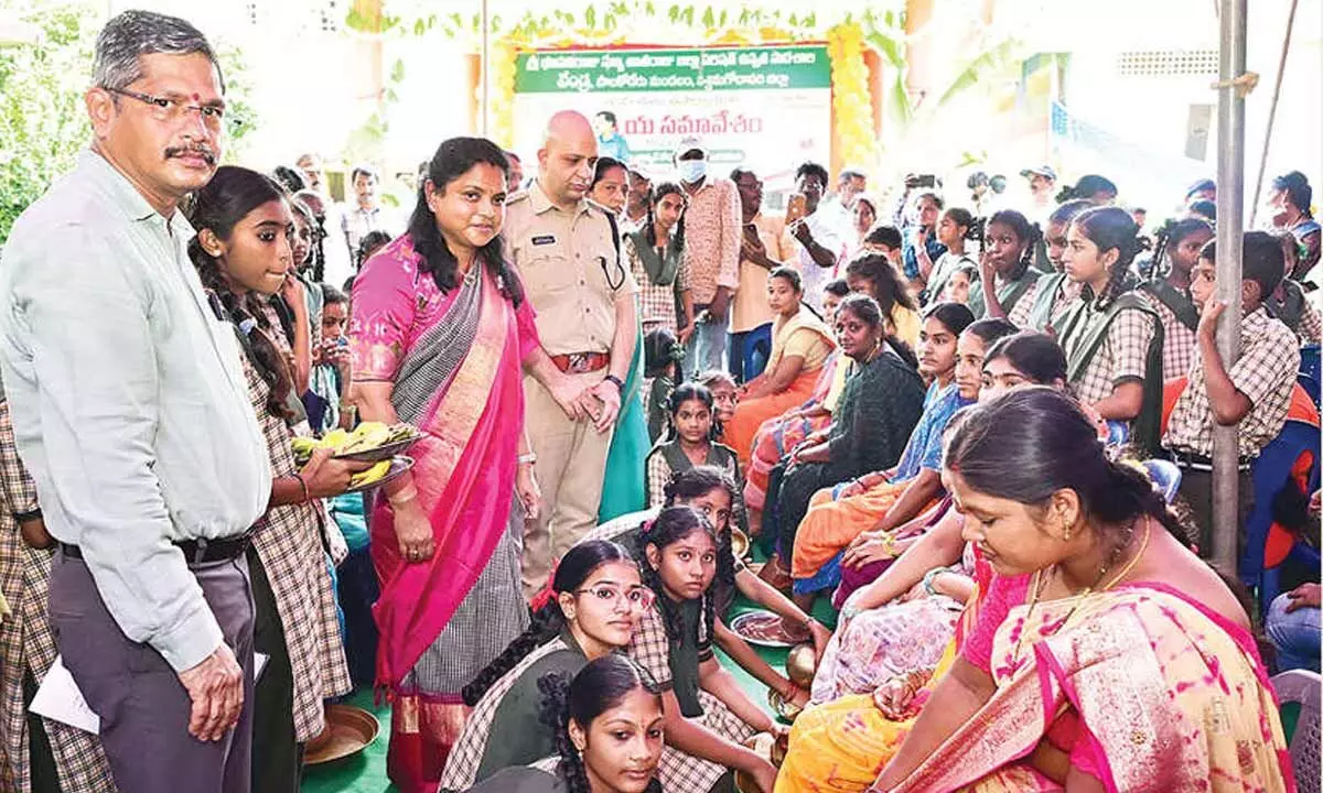 Parents urged to keep an eye on children’s behaviour Parents urged to keep an eye on children’s behaviour