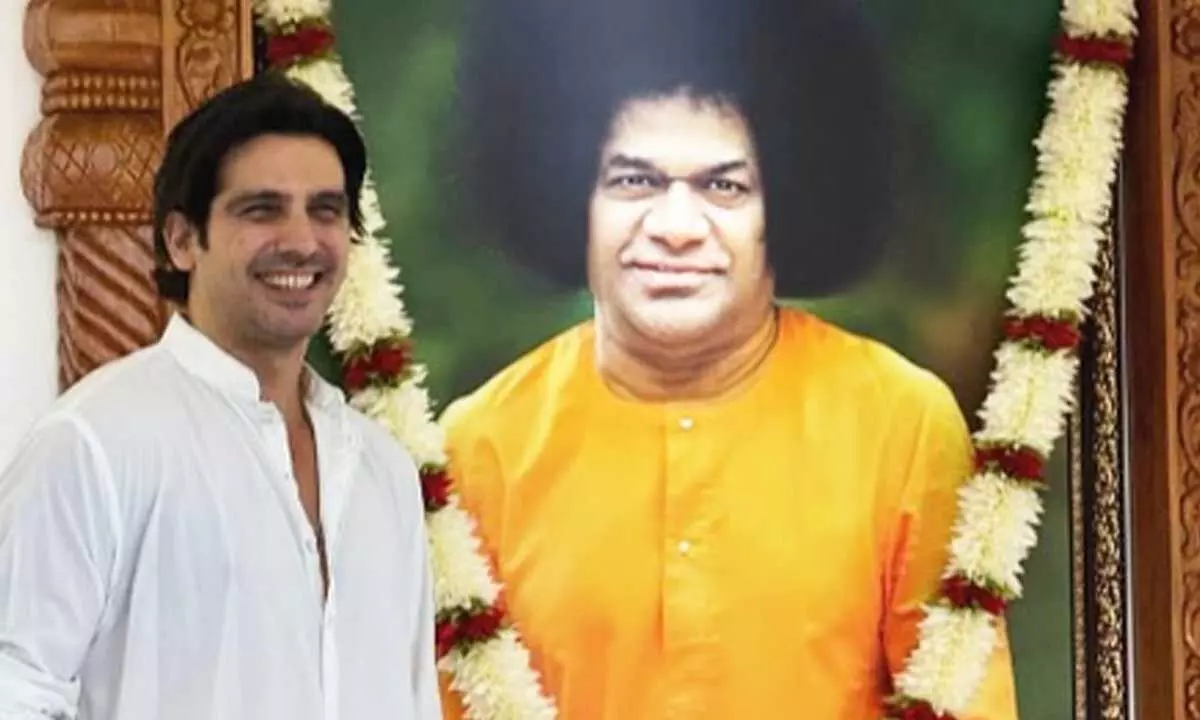 Shah Rukh Khan’s ‘Main Hoon Na’ co-actor Zayed Khan finds peace and purpose during spiritual visit Shah Rukh Khan’s ‘Main Hoon Na’ co-actor Zayed Khan finds peace and purpose during spiritual visit