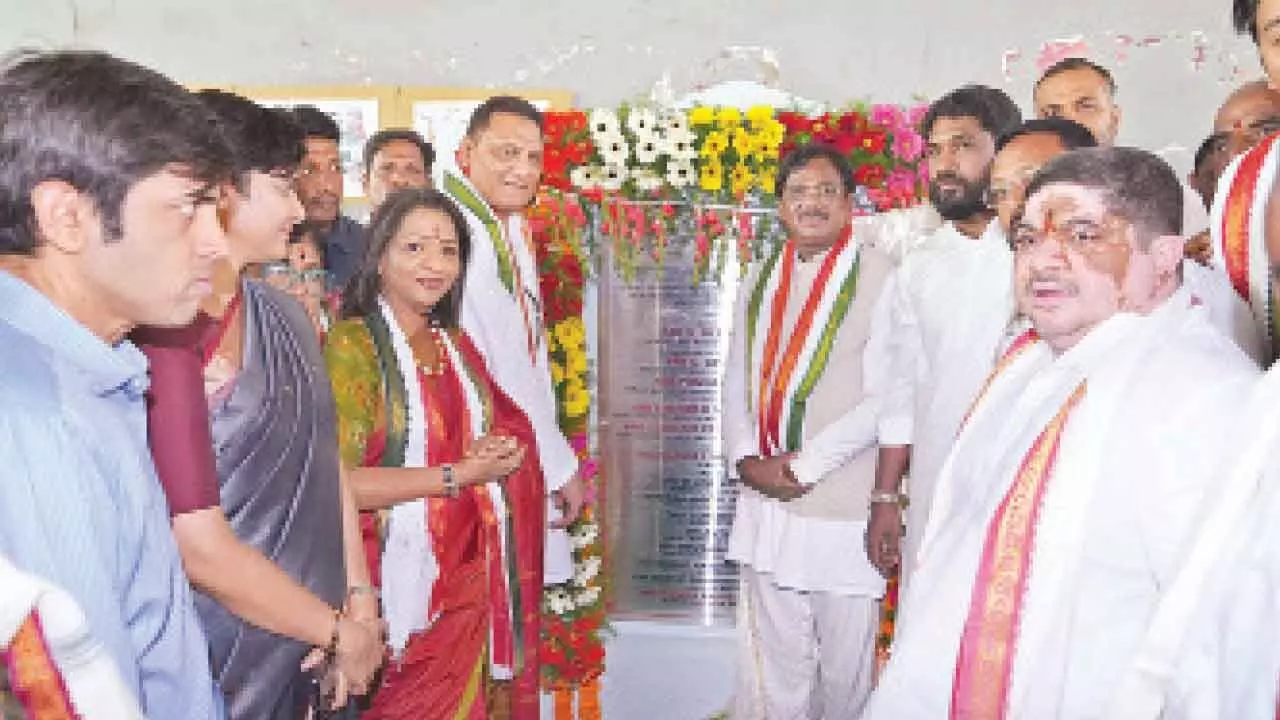 Ponnam lays foundation stones for devpt projects in Jubilee Hills Ponnam lays foundation stones for devpt projects in Jubilee Hills