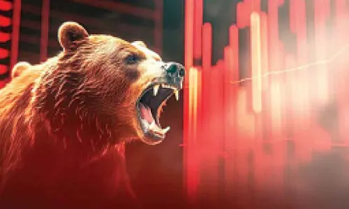 Indices tumble nearly 1% on selling in IT, auto stocks