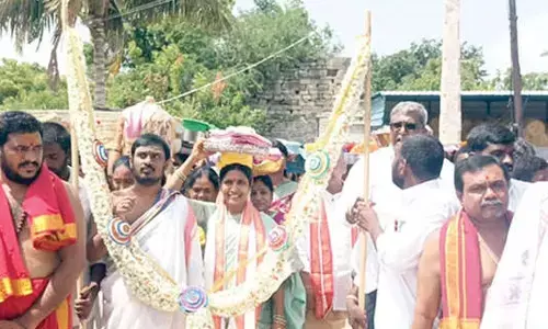 Grandeur marks Cheera Saare Mahotsavam