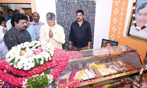 Chandrababu Naidu Pays Tribute to Late Actor Kota Srinivasa Rao