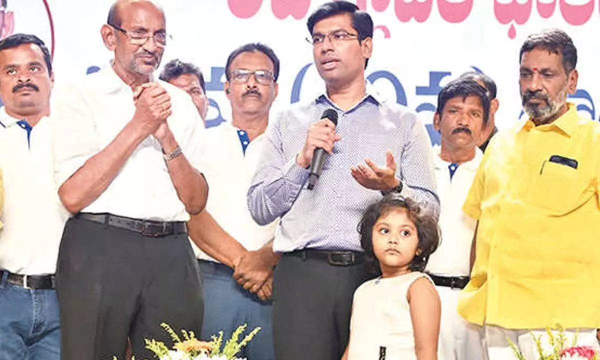 Collector hails NGOs for selfless support to govt Collector hails NGOs for selfless support to govt