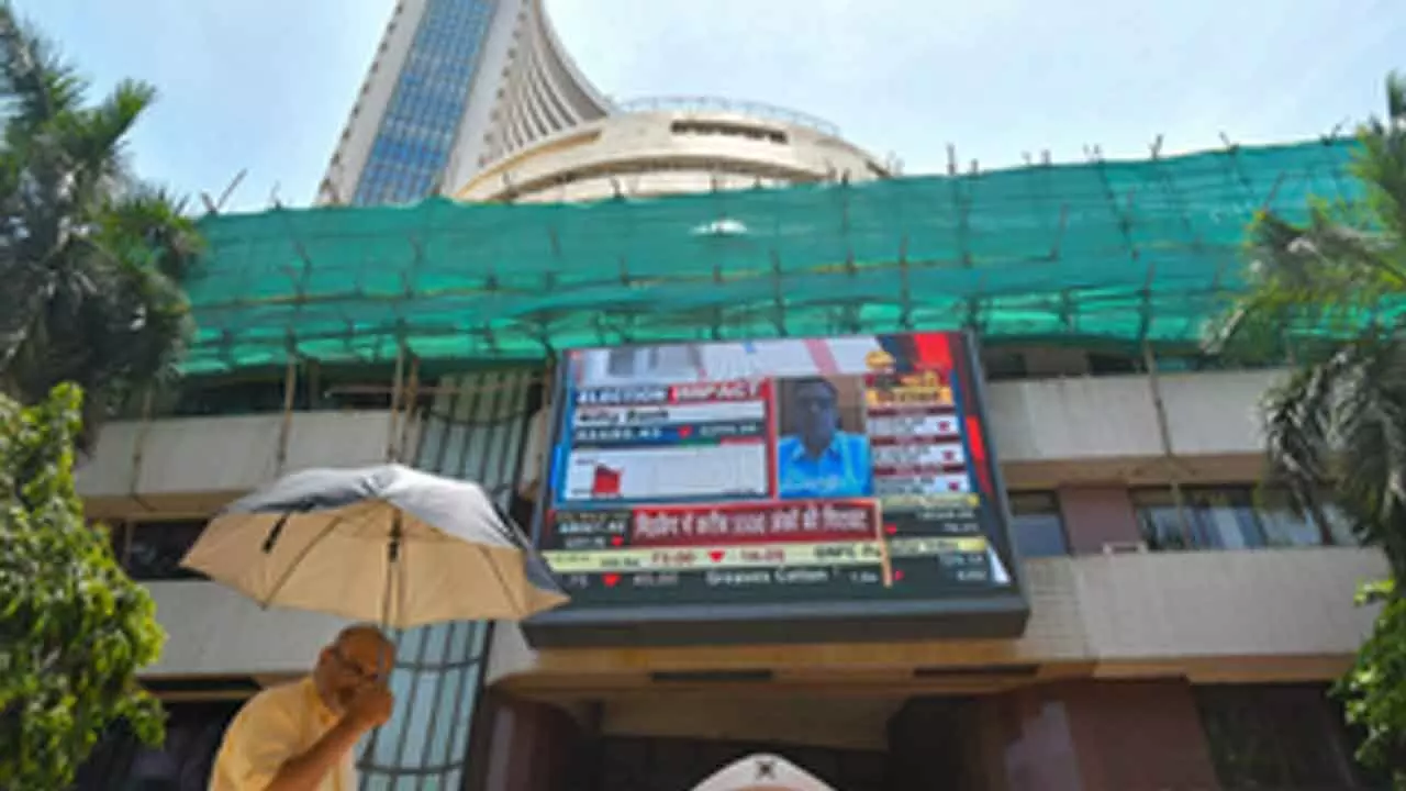 Indian stock market opens flat, IT stocks under pressure