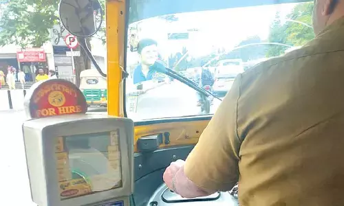 Auto drivers charge extortionate fares; over 1,000 booked