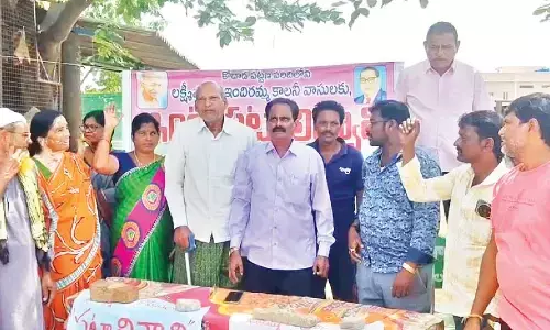 Protest erupts over pattas demand for Indiramma houses