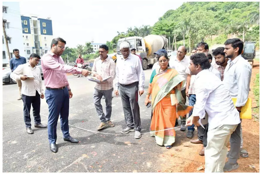 Officials told to focus on quality in executing projects